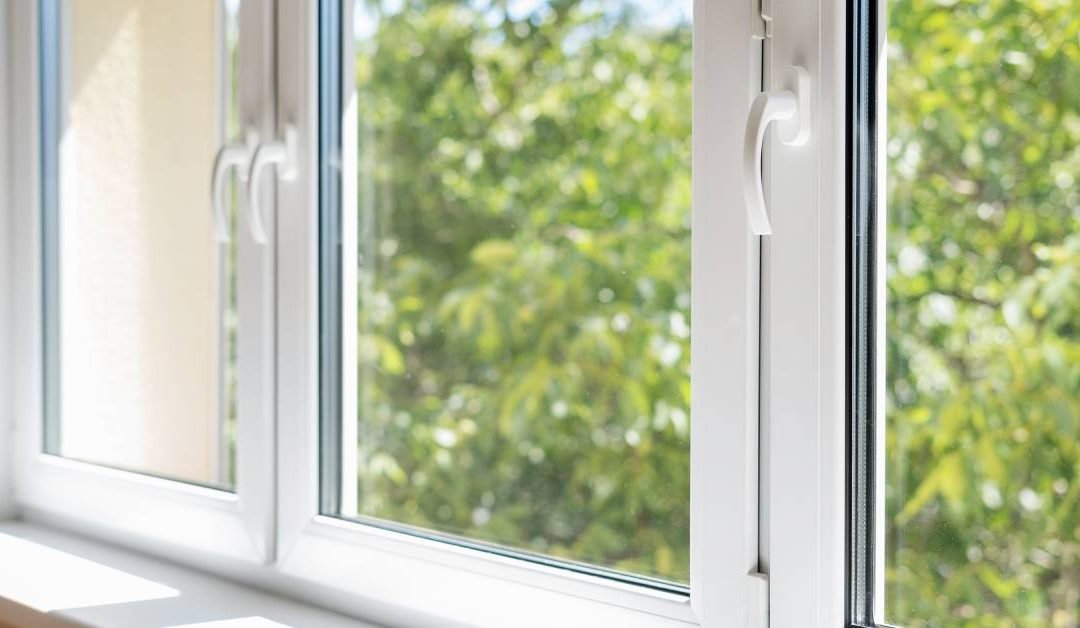 Floridawindow 288537 white window frame blogbanner1 1080x628 1